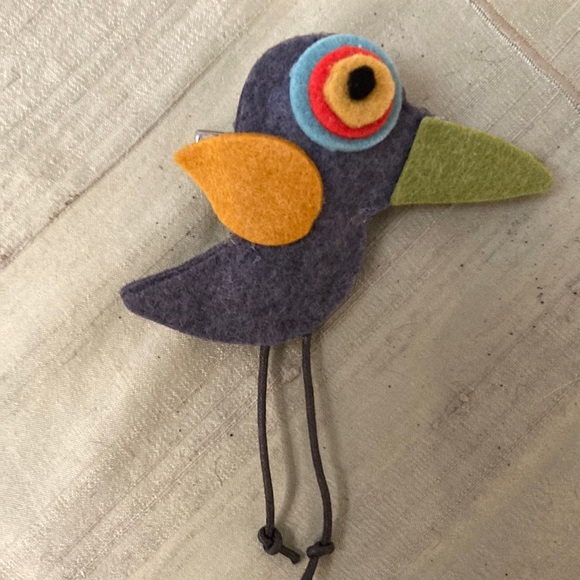 Felt Bird Pin or Clip - Picture 1 of 3